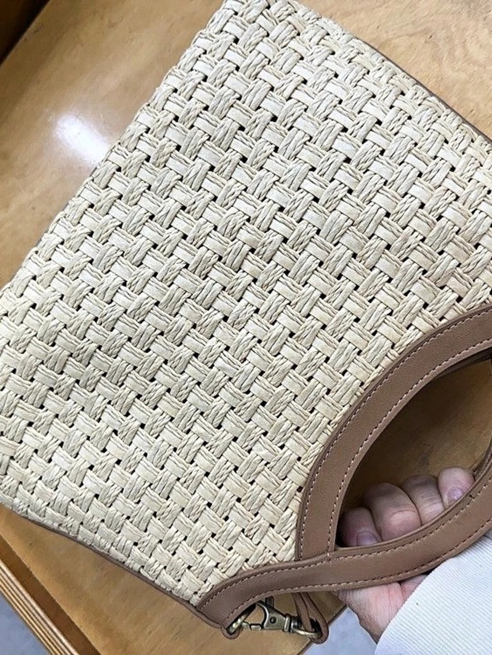 Fossil Woven Shoulder Bag in Beige & Brown
